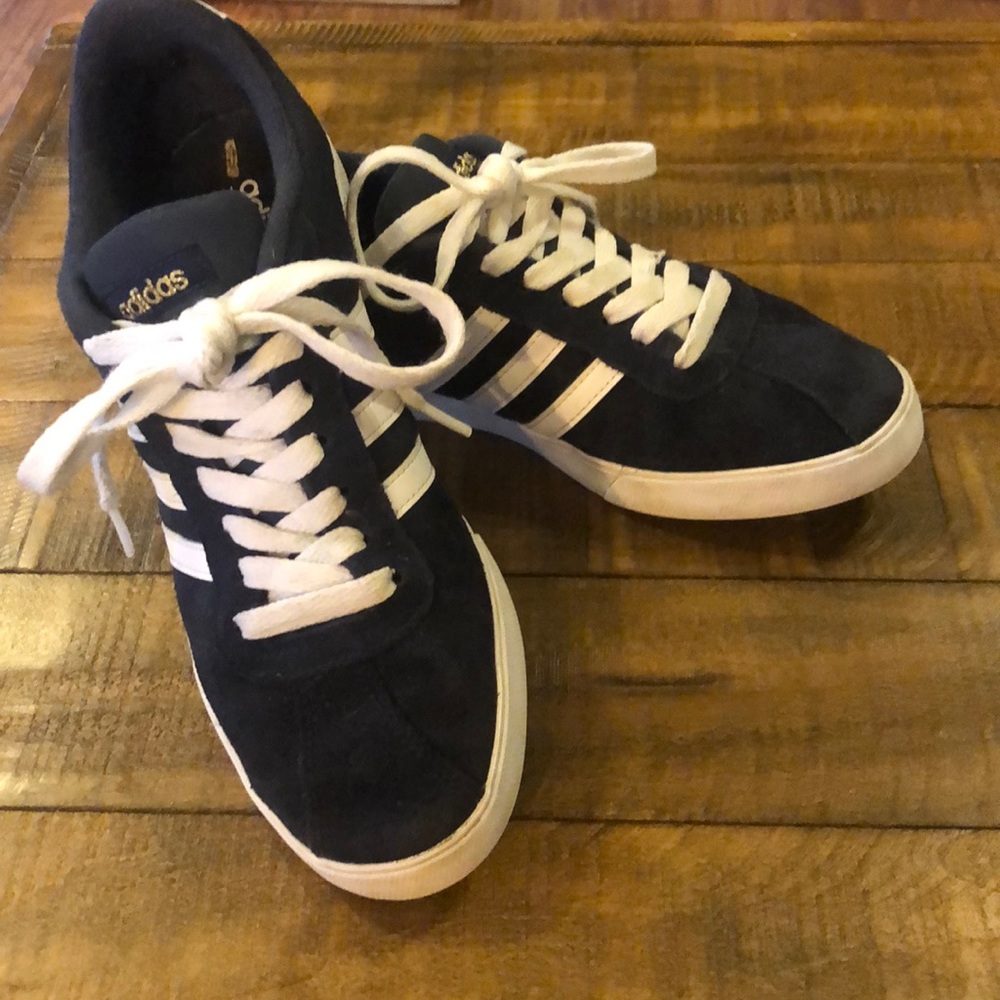 Adidas Womens Gazelle sneakers size 7 EUC